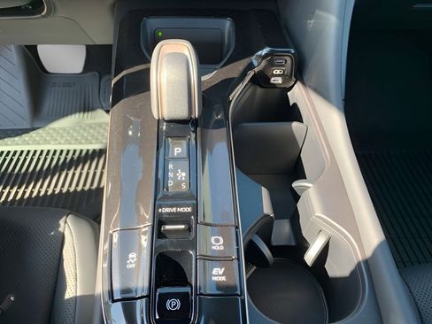 New 2025 Toyota Crown Signia XLE image 22