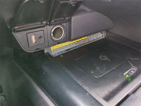 Used 2019 Toyota Camry XSE image 32