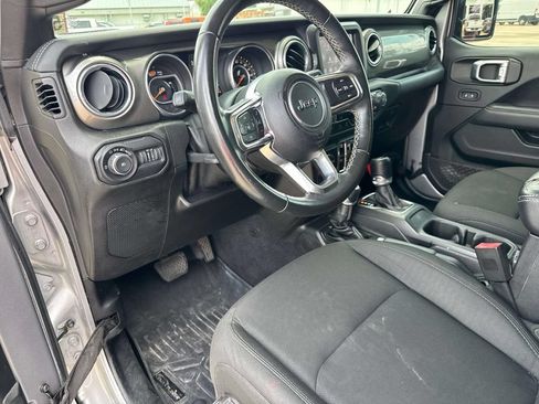 Used 2019 Jeep Wrangler Unlimited Sahara w/ Safety Group AWD/4WD image 25