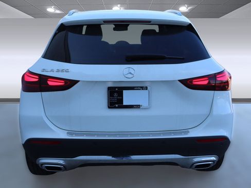 Used 2025 Mercedes-Benz GLA 250 image 7