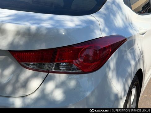 Used 2013 Hyundai Elantra GLS w/ Preferred Pkg image 9