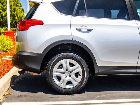 Used 2015 Toyota RAV4 LE FWD image 5