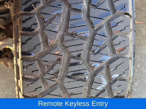 Used 2019 Jeep Wrangler Sport image 3