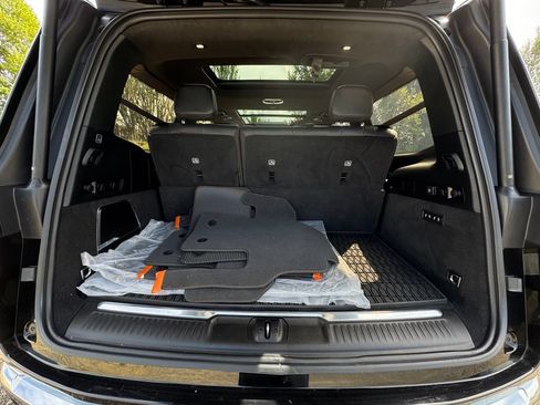 Used 2022 Jeep Grand Wagoneer Series III w/ Rear Seat Video Group 1 AWD/4WD image 15