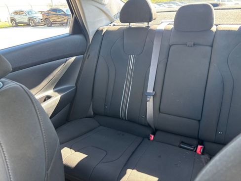 Used 2025 Hyundai Elantra SEL image 40