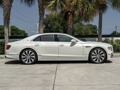 Used 2023 Bentley Flying Spur V8 AWD/4WD image 40