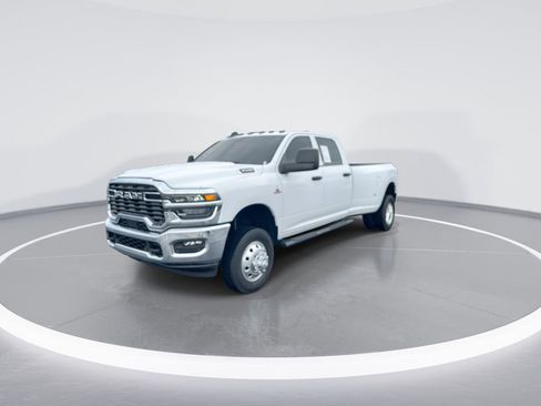 Used 2026 RAM 3500 Tradesman w/ Chrome Appearance Group AWD/4WD image 4