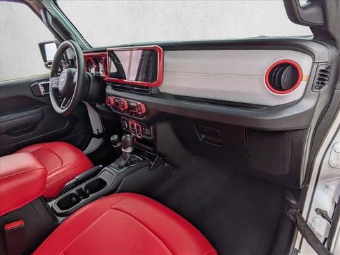 Used 2025 Jeep Wrangler Sport AWD/4WD image 19