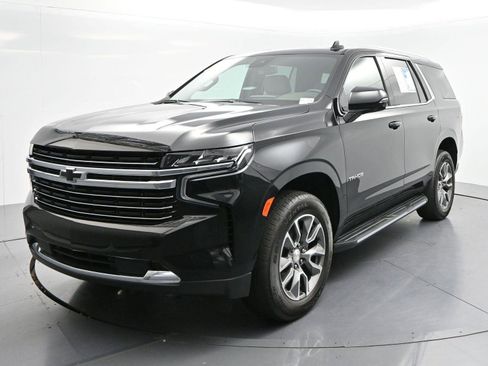 Used 2024 Chevrolet Tahoe LT w/ LT Signature Plus Package AWD/4WD image 3