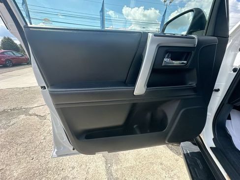 Used 2017 Toyota 4Runner SR5 Premium AWD/4WD image 24