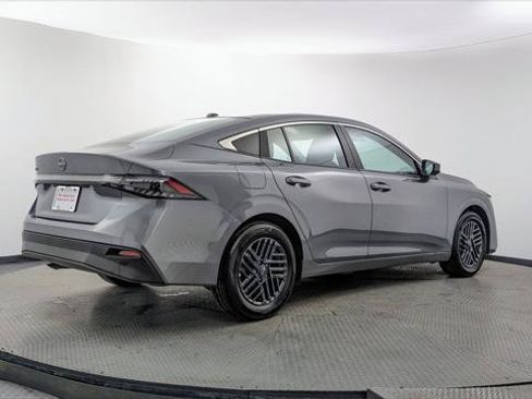 Used 2026 Nissan Sentra SV w/ Floor Mat Package FWD image 8