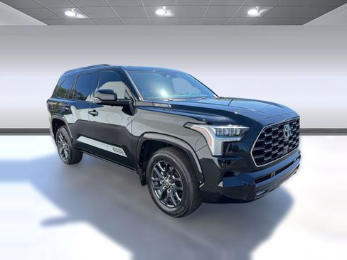 Certified 2023 Toyota Sequoia Platinum AWD/4WD image 7