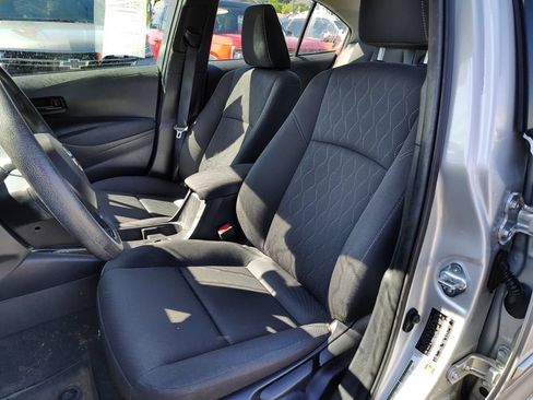 Used 2025 Toyota Corolla LE w/ LE Premium Package FWD image 9