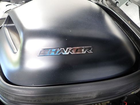 Used 2016 Dodge Challenger R/T RWD image 33