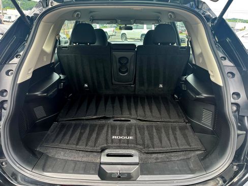 Used 2018 Nissan Rogue S image 14