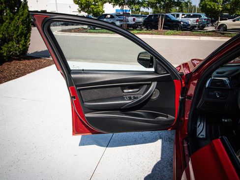 Used 2018 BMW M3 RWD image 14