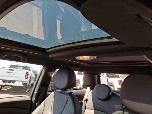 Used 2011 MINI Cooper Hardtop FWD image 17