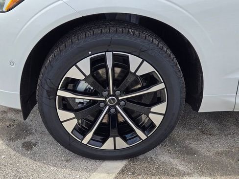 New 2026 Volvo XC60 B5 Plus w/ Protection Package Premier AWD/4WD image 11