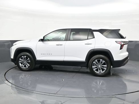 Used 2026 Chevrolet Equinox LT FWD image 2