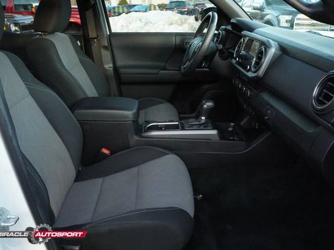 Used 2023 Toyota Tacoma TRD Sport w/ Advanced Technology Package image 31