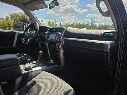 Used 2018 Toyota 4Runner SR5 AWD/4WD image 47