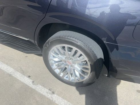 Used 2023 GMC Yukon SLT image 5