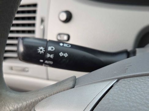 Used 2009 Toyota Avalon Limited image 26