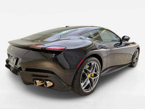 Used 2024 Ferrari Roma RWD image 9