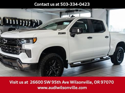 Used 2024 Chevrolet Silverado 1500 LT Trail Boss w/ Convenience Package II AWD/4WD image 3