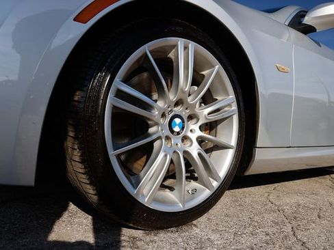 Used 2011 BMW 335i Convertible image 34