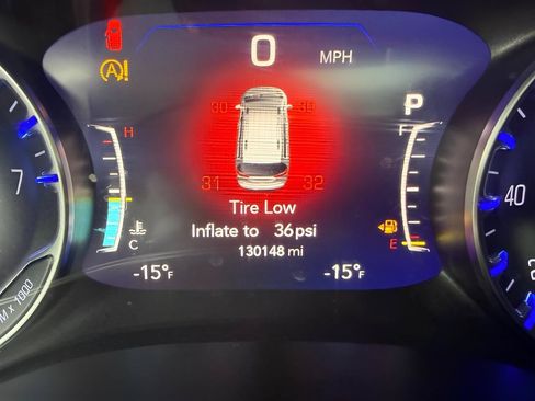Used 2018 Chrysler Pacifica Limited FWD image 23