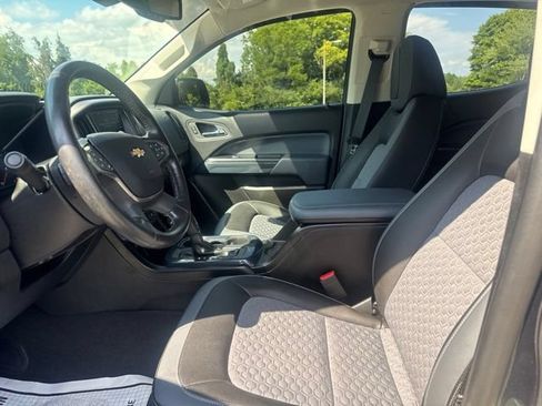 Used 2019 Chevrolet Colorado Z71 AWD/4WD image 16