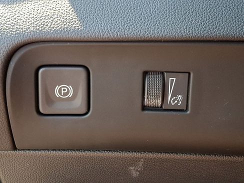 Certified 2024 Buick Enclave Essence w/ Sport Touring Edition image 17