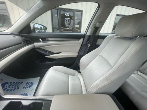 Used 2019 Honda Accord LX image 23