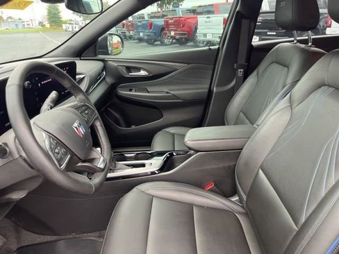 Used 2025 Buick Envista Sport Touring w/ Convenience I Package FWD image 8
