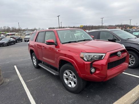 Used 2016 Toyota 4Runner SR5 image 2