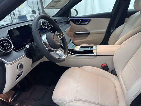 Used 2025 Mercedes-Benz C 300 Sedan image 14