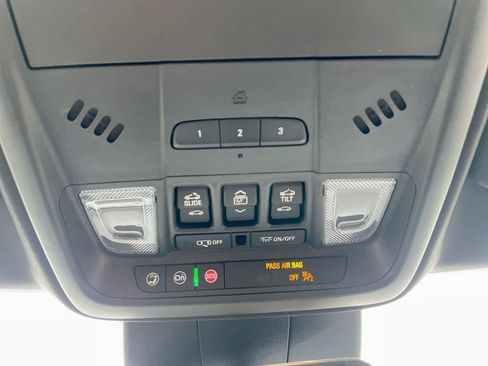 Used 2024 Cadillac XT4 Premium Luxury AWD/4WD image 29