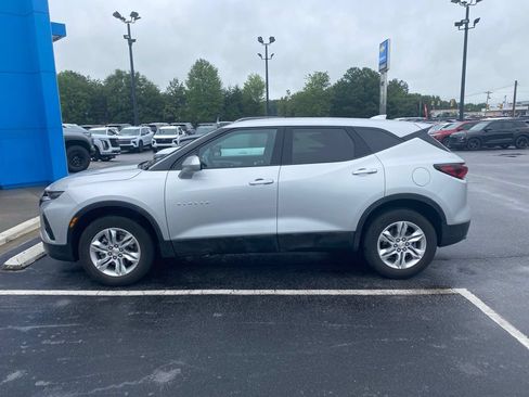 Used 2022 Chevrolet Blazer LT FWD image 2