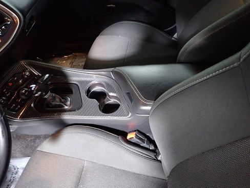 Used 2016 Dodge Challenger R/T RWD image 26
