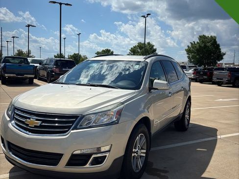 Used 2015 Chevrolet Traverse LT FWD image 1