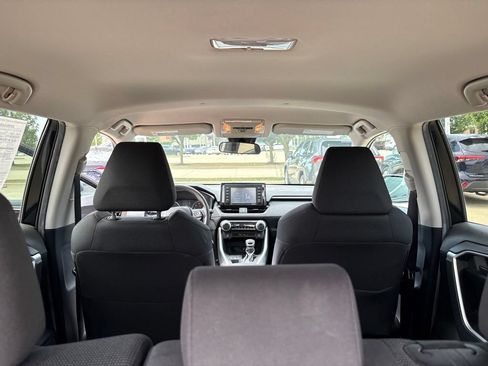Used 2021 Toyota RAV4 LE AWD/4WD image 27