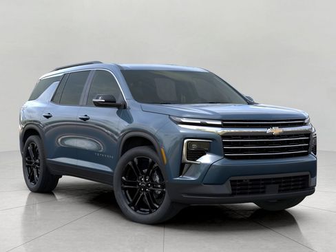 New 2026 Chevrolet Traverse LT w/ Driver Confidence Package AWD/4WD image 7