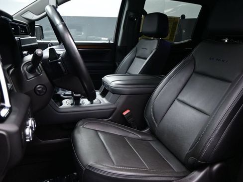 Used 2024 GMC Sierra 1500 Denali w/ Denali Reserve Package RWD image 9