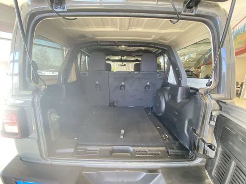 Used 2023 Jeep Wrangler Unlimited Sahara image 24