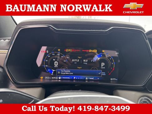 Used 2024 Chevrolet Colorado ZR2 w/ ZR2 Convenience Package III AWD/4WD image 9