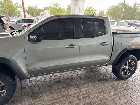 Certified 2023 GMC Canyon AT4 w/ AT4 Premium Package AWD/4WD image 4