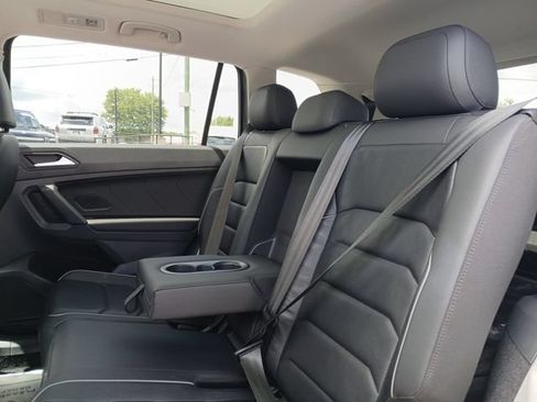 Used 2019 Volkswagen Tiguan SEL Premium w/ 3rd Row Seat Package AWD/4WD image 26