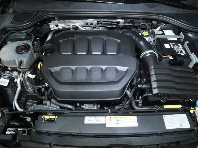 Used 2024 Volkswagen GTI SE FWD image 34
