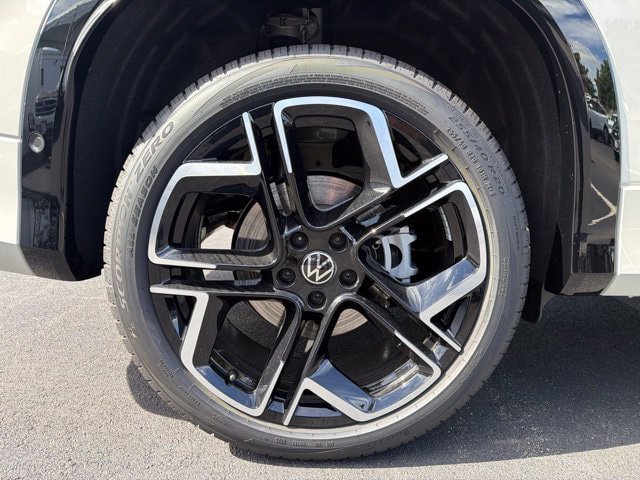 New 2026 Volkswagen Tiguan SEL R-Line AWD/4WD image 9